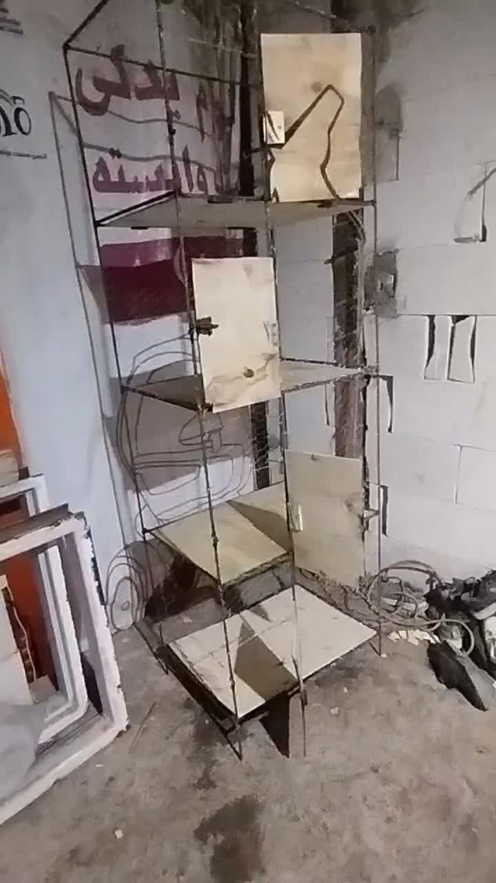 قفس کفتر و پرنده|پرنده|نیشابور, بنیاد شهید|دیوار