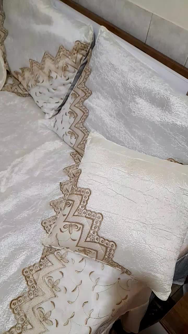 روتختی دونفره پارچه  ترک با گلهای برجسته|سرویس روتختی|اصفهان, ملک‌شهر|دیوار