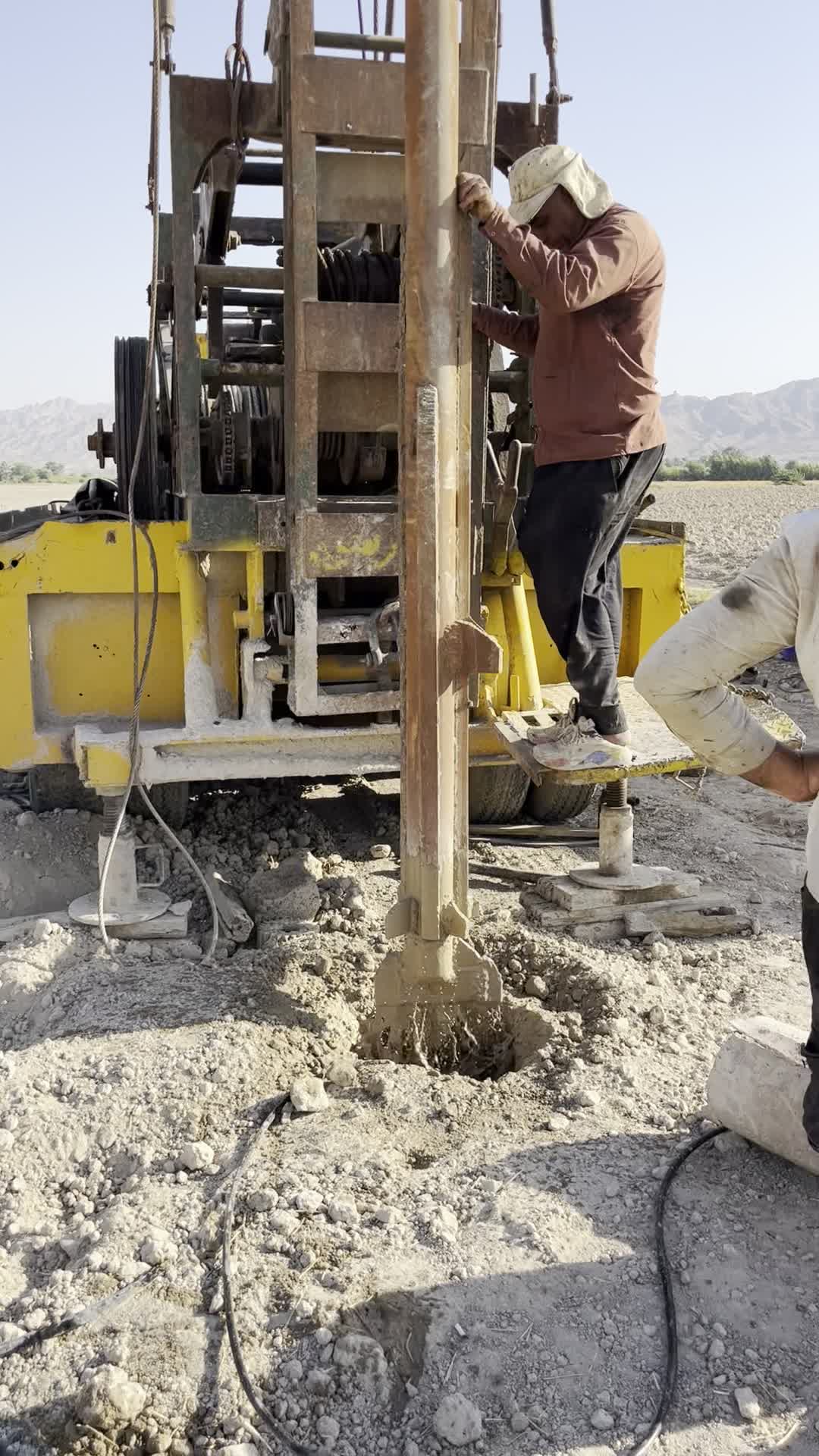 حفاری چاه عمیق و نمیه عمیق  کشاورزی و صنعتی|خدمات پیشه و مهارت|بندرعباس, |دیوار