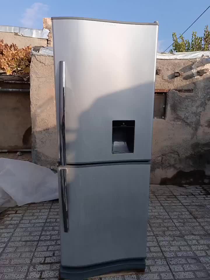 یخچال کم‌مصرف در حد نو|یخچال و فریزر|تربت‌حیدریه, منظر|دیوار