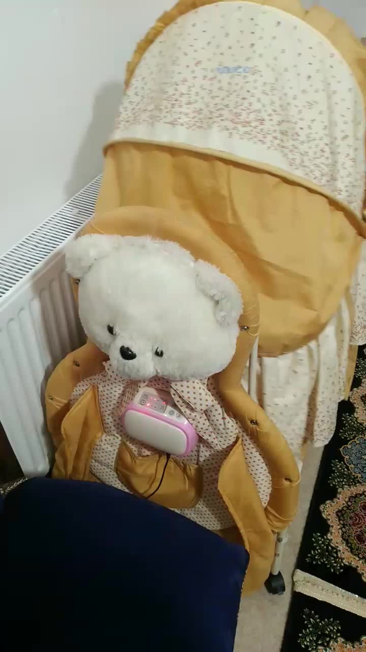 گهواره خوشگل برقی تمیز وباطری خور|اسباب و اثاث بچه|قزوین, |دیوار