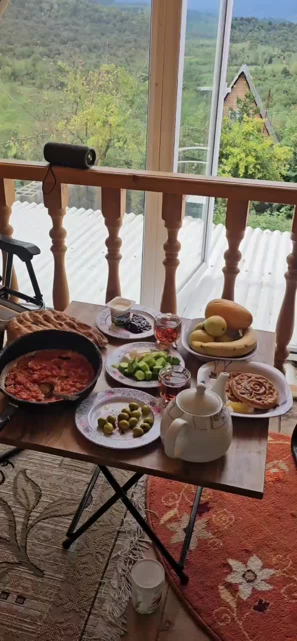 کلبه سوییسی ۶۰ متری در ارتفاع جنگلی با ویو ابدی|اجارهٔ کوتاه‌مدت ویلا و باغ|احمدسرگوراب, |دیوار