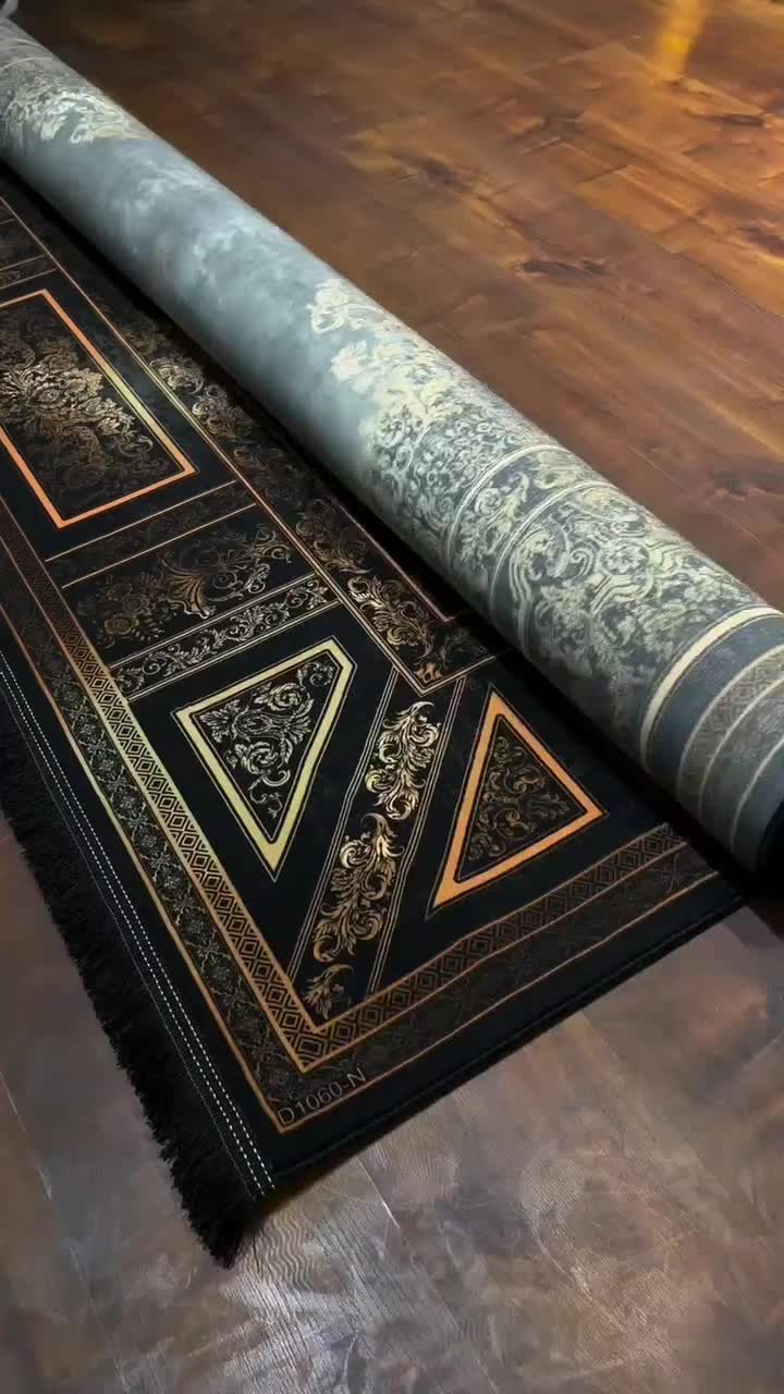 فرش ۴۷۰۰ تراکم ابریشمی مشکی طوسی|فرش|رشت, حومه رشت|دیوار