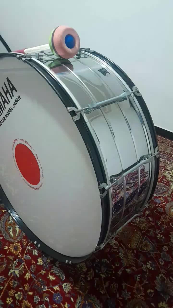 طبل|درام و پرکاشن|حویق, |دیوار
