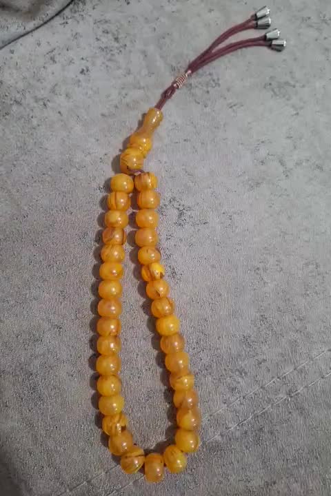 تسبیح کهربا عسلی|جواهرات|رباط‌کریم, رباط‌کریم|دیوار