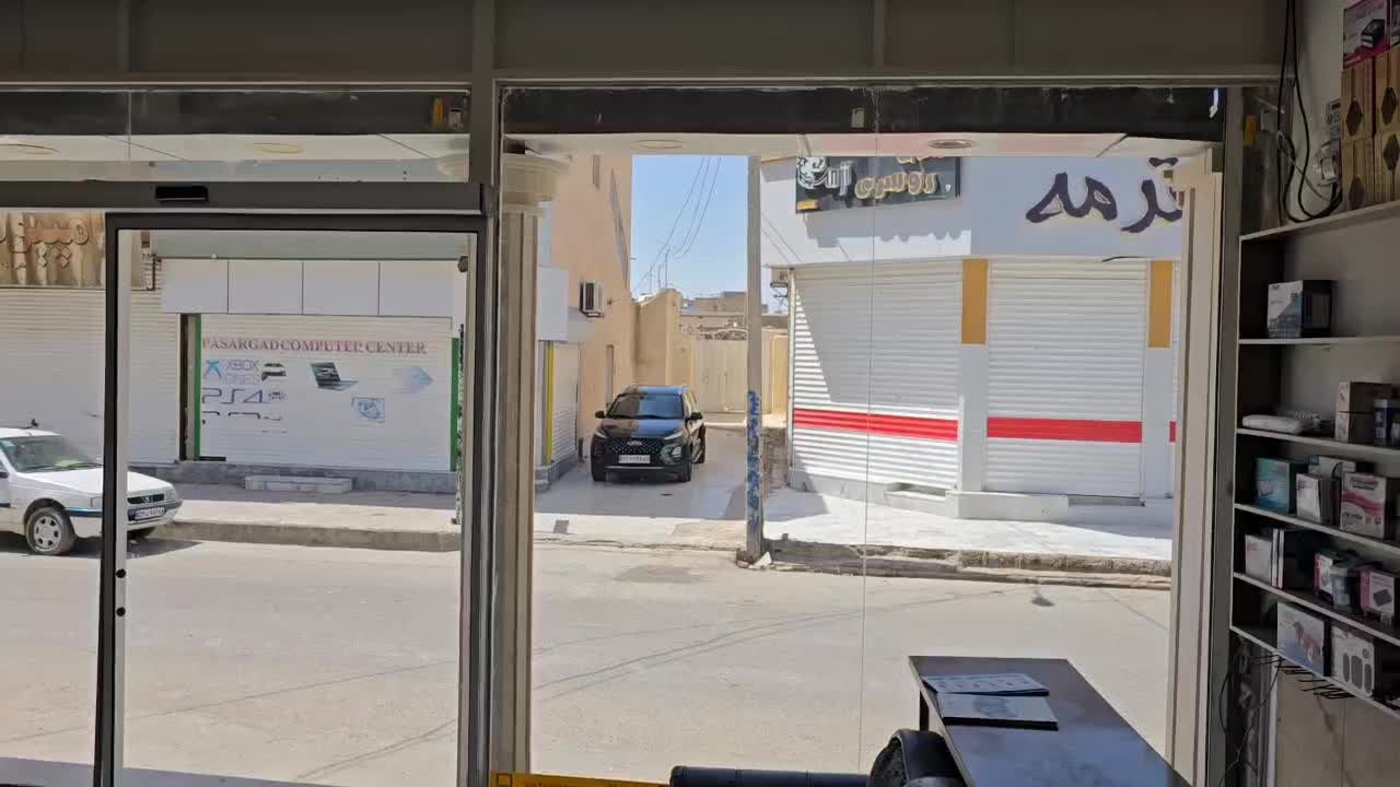 مغازه ۲۵۰ متری با یک واحد ۲۰۰متری طبقه یک نیمروز ۵|فروش مغازه و غرفه|زابل, |دیوار