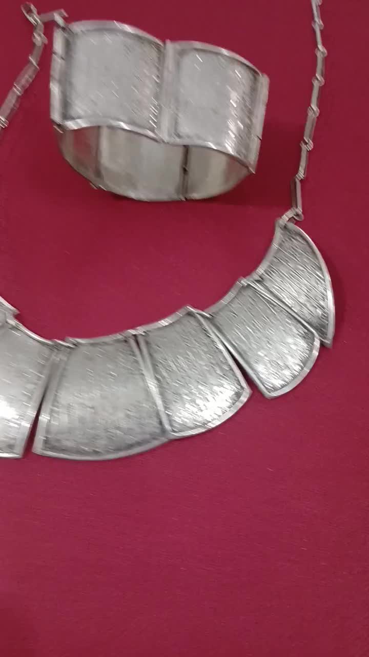 دستبند سینه ریز نقره سنگین قدیمی عتیقه|جواهرات|کرج, اصفهانیها|دیوار