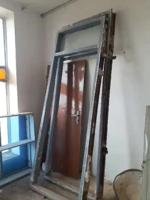 یک لنگه و درب در ابعاد96×250 راست و یک کوم تنها|مصالح و تجهیزات ساختمان|بردسکن, |دیوار