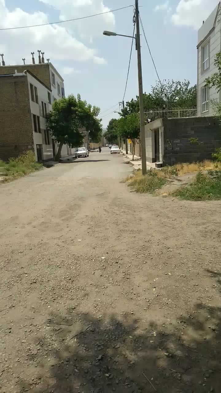 فروش ویلایی زیرقیمت  بعلت مهاجرت فرهنگیان ۲۰۰ متری|فروش خانه و ویلا|همدان, |دیوار