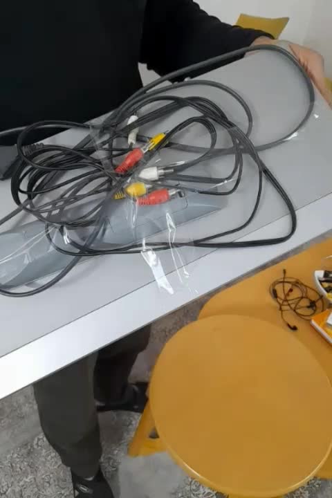 یک دستگاه دی وی دی|پخشکننده DVD و ویدیو|اصفهان, بهارستان|دیوار