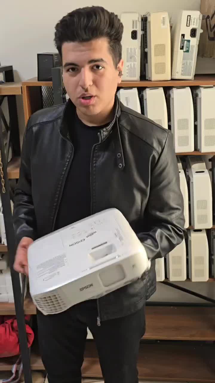 ویدیو پروژکتور اپسون ۹۷۰ در حد با گارانتی|تلویزیون و پروژکتور|تهران, صادقیه|دیوار