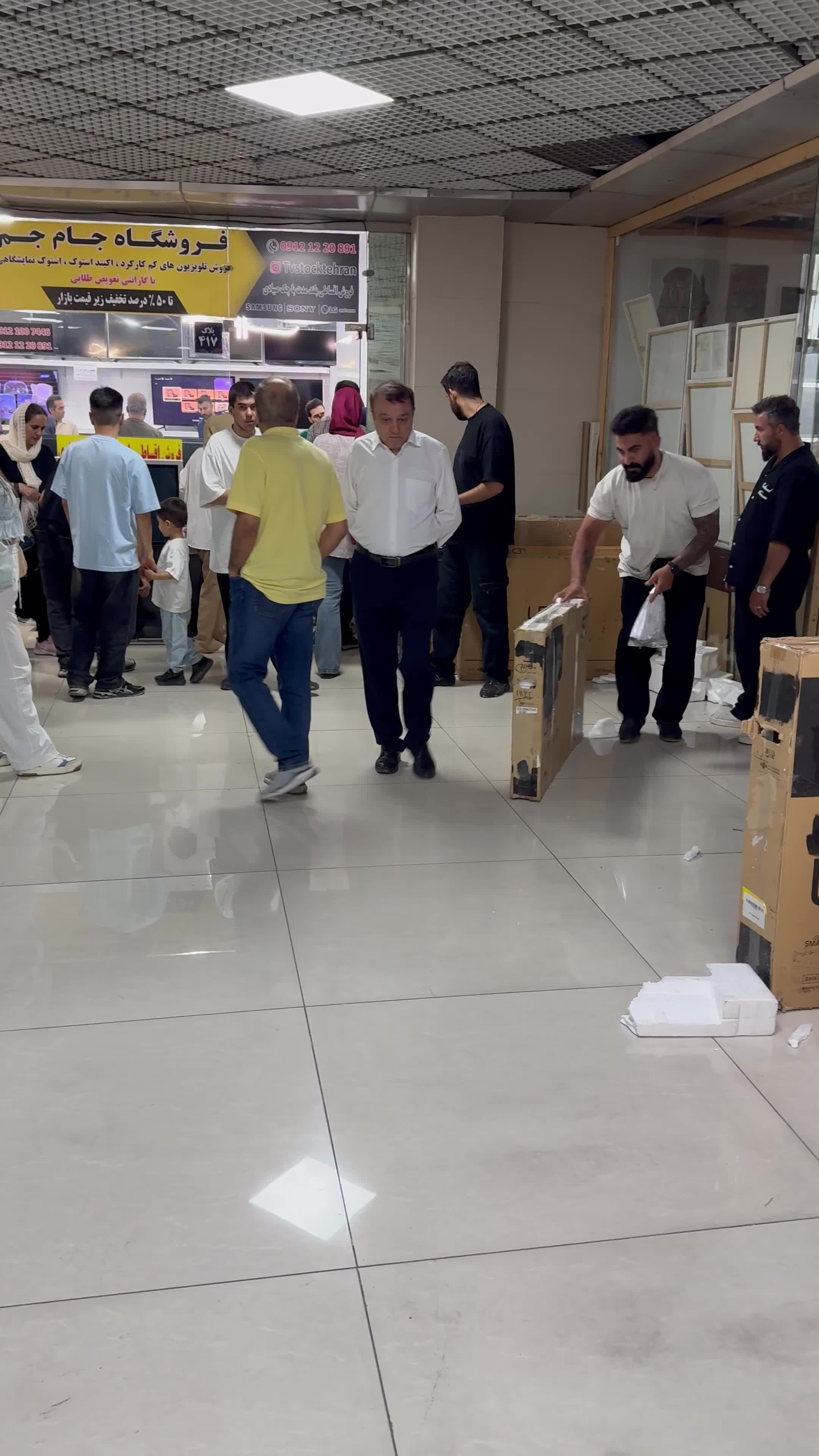 دنیای تلویزیون LED پشت ویترینی تا ۵۰ درصد تخفیف|تلویزیون و پروژکتور|تهران, سیمای ایران|دیوار