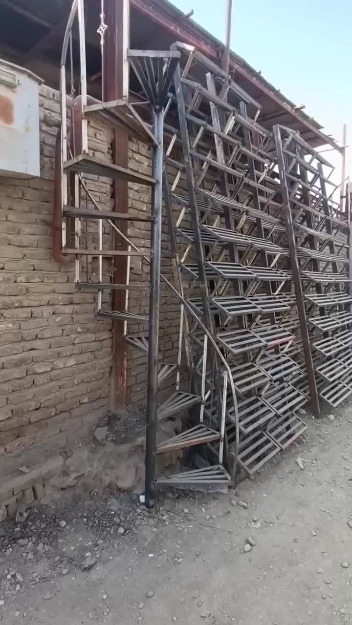 نرده راه پله ساده مستقیم گرد تکشاستی پله آهنی|مصالح و تجهیزات ساختمان|مشهد, شهید آوینی|دیوار