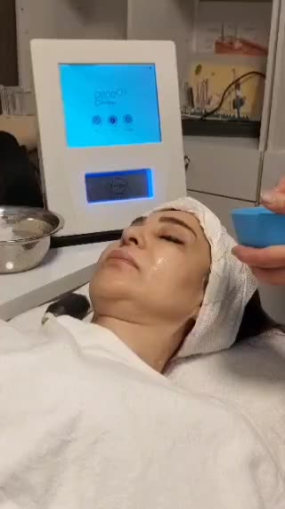 فشیال و زیبایی مراقبت پوست بادستگاههای غیرتهاجمی|خدمات زیبایی و سلامت|تهران, آجودانیه|دیوار
