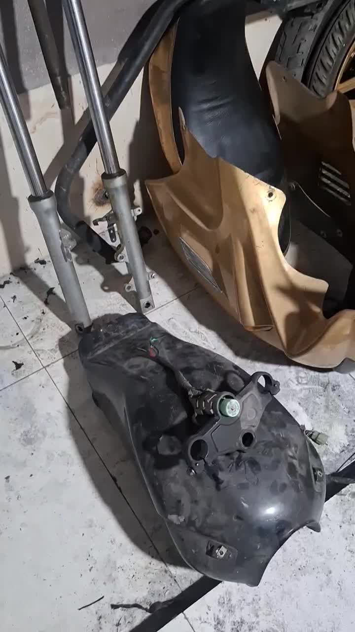 فروش لوازم موتور سیکلت پرواز طرح آسمان ریس 200cc|قطعات یدکی و لوازم جانبی|چالوس, |دیوار