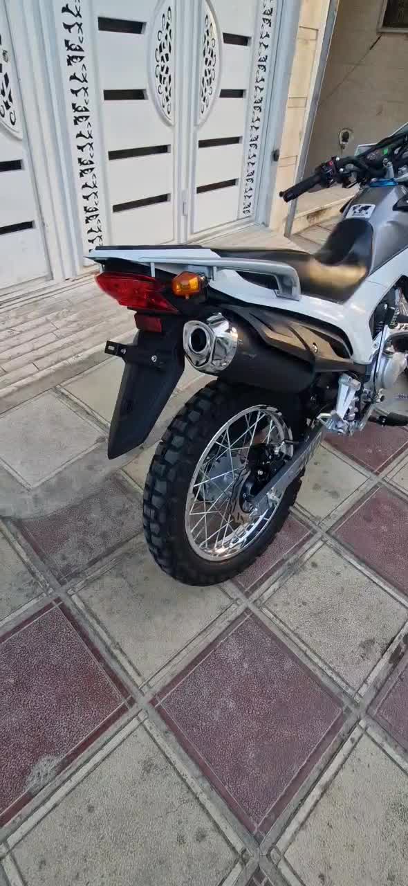 تریل 200 پرواز (نیروموتور) مشابه صفر کارکرد1200|موتورسیکلت|گلپایگان, |دیوار