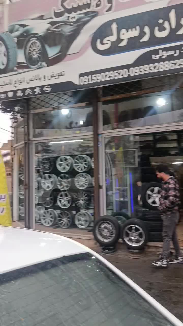 رینگ پنج پر نقره ای سایز 15 وبارز 205/60/15|قطعات یدکی و لوازم جانبی|مشهد, ایوان|دیوار