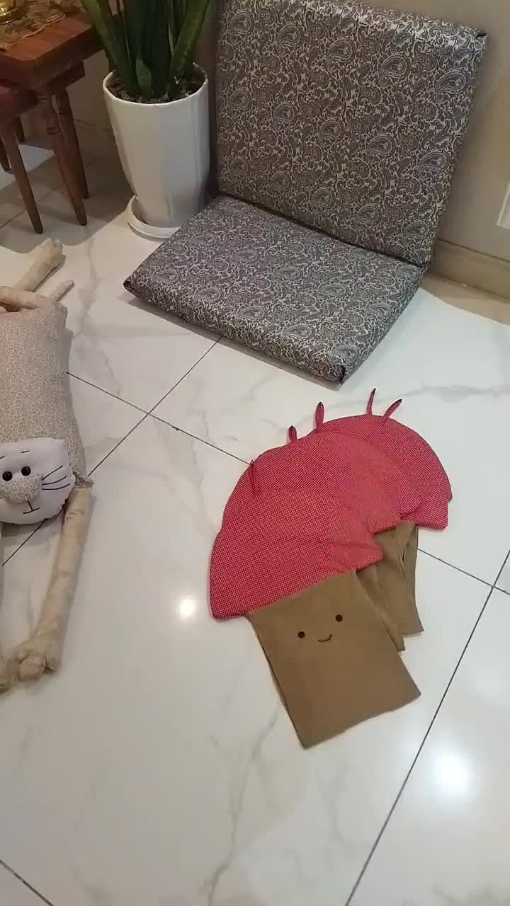 بالشت شکل گربه و جا دستمال کاغذی شکل قارچ|اسباب و اثاث بچه|تهران, وردآورد|دیوار