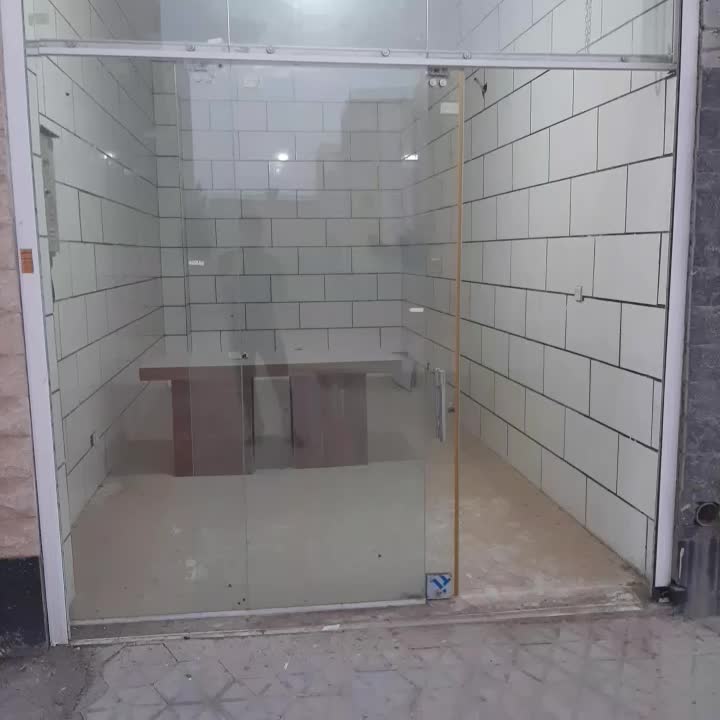 مغازه ۱۸ متری بر خیابان مسکن مهر فولادشهر محله E|اجارهٔ مغازه و غرفه|فولادشهر, مسکن مهر فولادشهر|دیوار