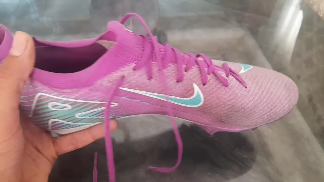 استوک فوتبال نایک ایرزوم|کیف، کفش، کمربند|باغستان, |دیوار