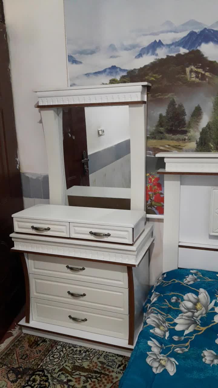 تخت خواب ام دی اف با آینه و دراور و چهار پایه|تخت و سرویس خواب|زاهدان, |دیوار