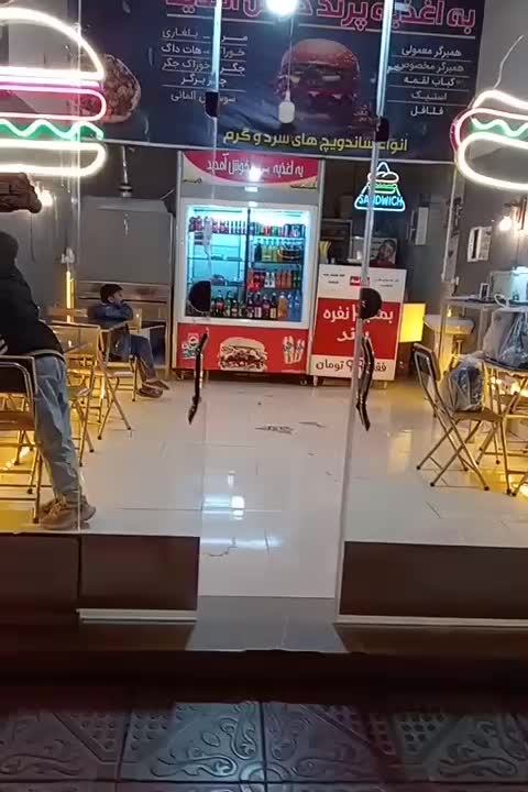 واگذاری ساندویچی باتمام وسایل|اجارهٔ مغازه و غرفه|قوچان, |دیوار