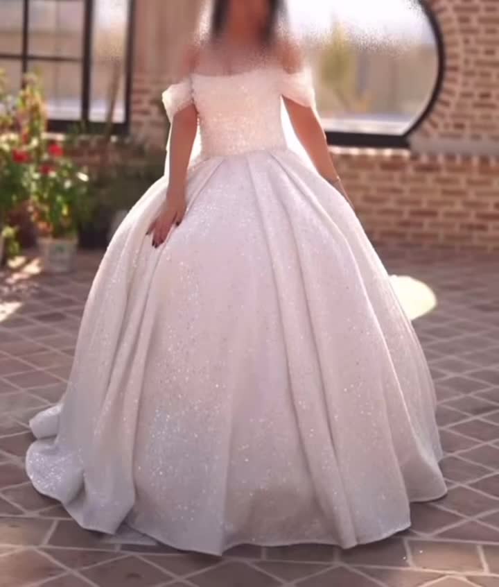 لباس عروس|لباس|تبریز, |دیوار