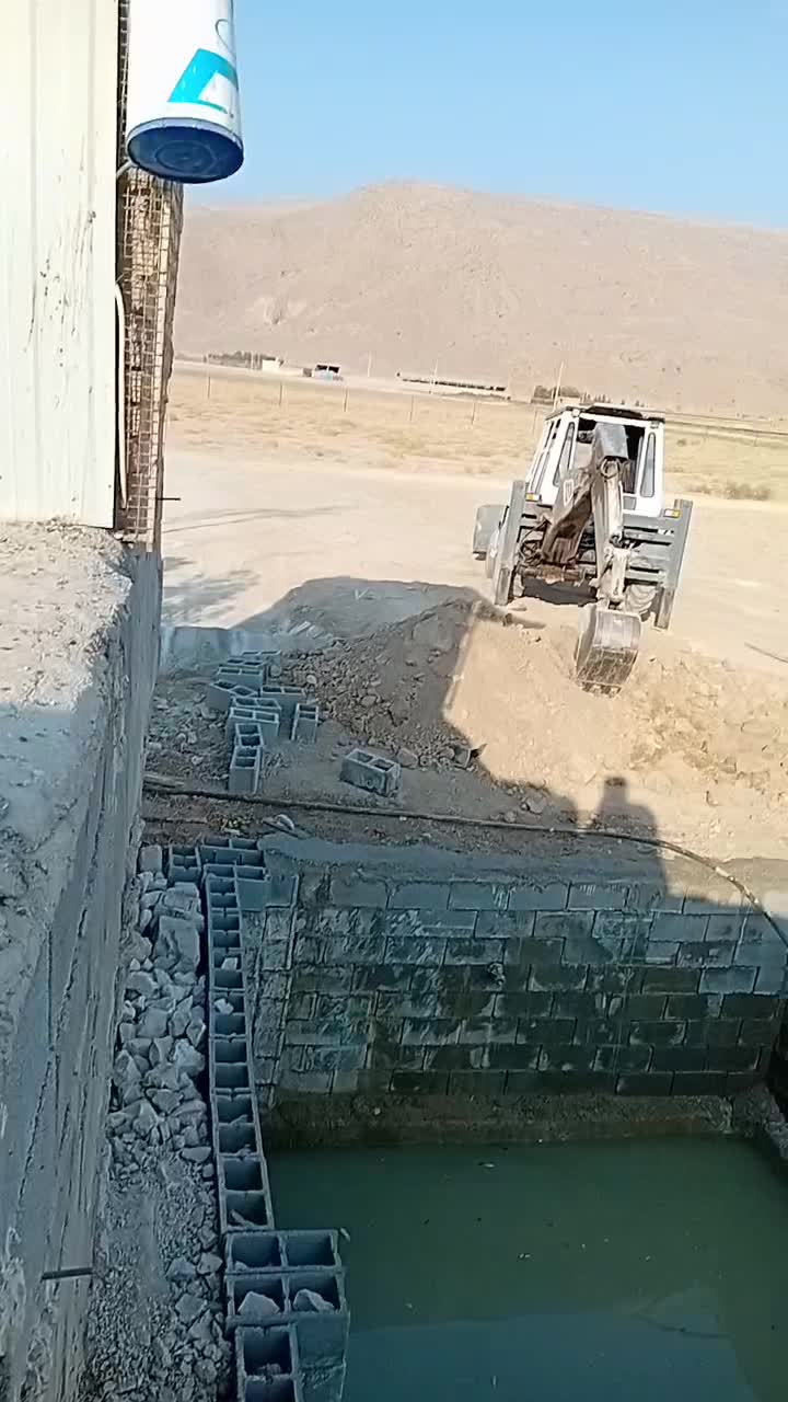 بیل بکوه جی سی بی|خودرو سنگین|مرودشت, تخت جمشید|دیوار