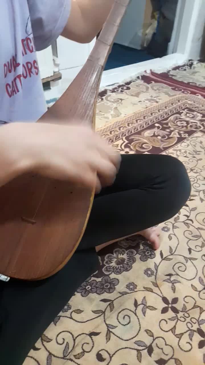 دوتار|سازهای سنتی|شیروان (خراسان), |دیوار