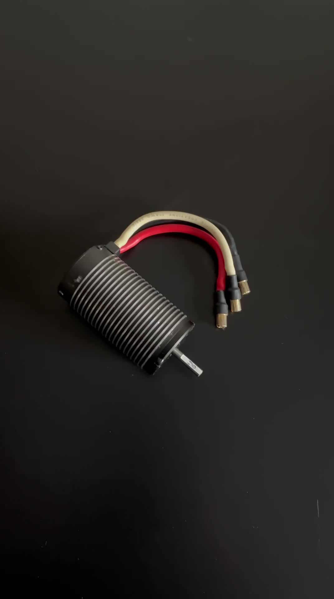 موتور براشلس ۶ سل ماشین کنترلی|اسباب‌‌بازی|تهران, زعفرانیه|دیوار