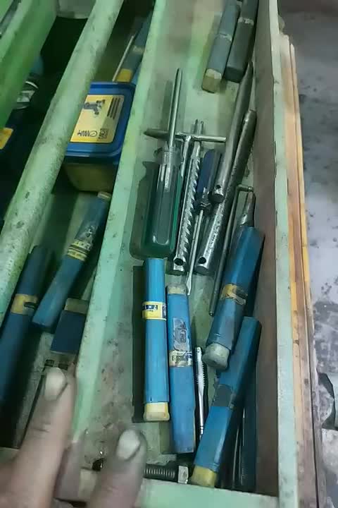 فنرقلاویز پیچ بریده سیلندر بوش سیلندر سرسیلندر|خدمات موتور و ماشین|قم, نخودی|دیوار