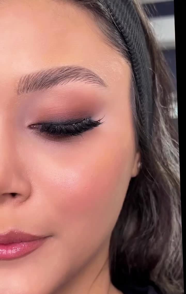 میکاپ شنیون عروس|خدمات آرایشگری و زیبایی|رشت, خمیران زاهدان|دیوار