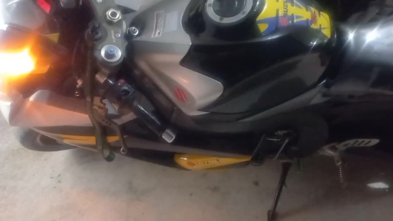 gsxr cb cbr|موتورسیکلت|شیراز, بید زرد|دیوار