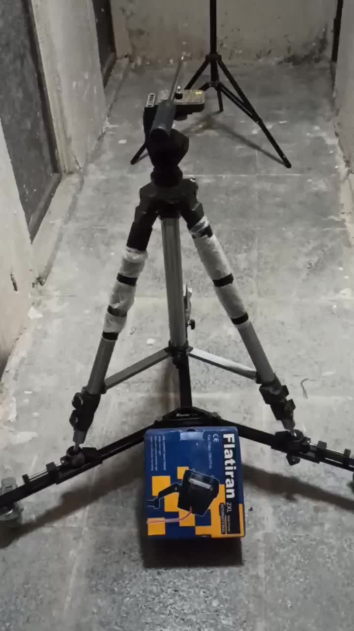 سه‌پایه دوربین فیلمبرداری چرخدار نو یکی معمولی|دوربین عکاسی و فیلم‌برداری|ساوه, |دیوار