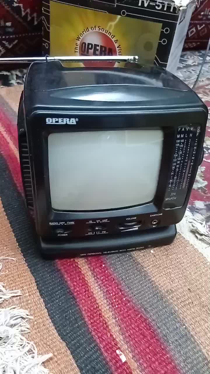 تلویزیون رادیو دار فسقلی کوچک قدیمی عتیقه سالم|تلویزیون و پروژکتور|اصفهان, شیخ اشراق|دیوار