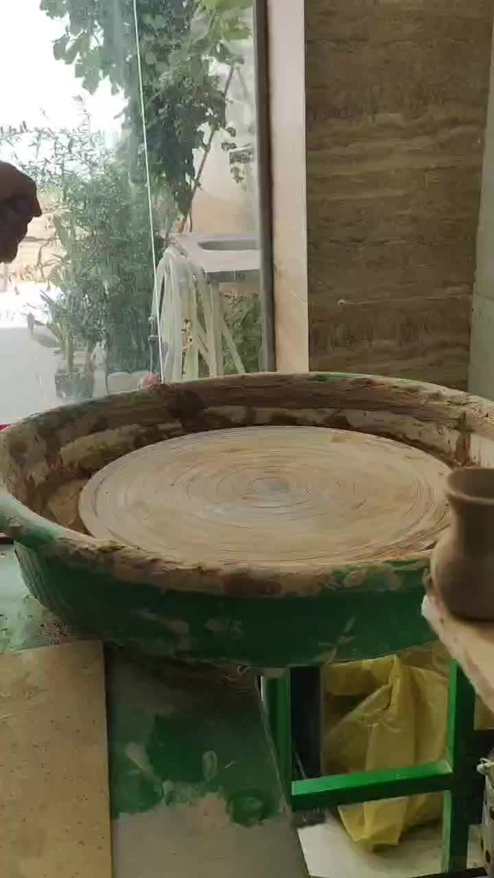 آموزش سفالگری با چرخ و مجسمه سازی|خدمات آموزشی|قم, انسجام|دیوار