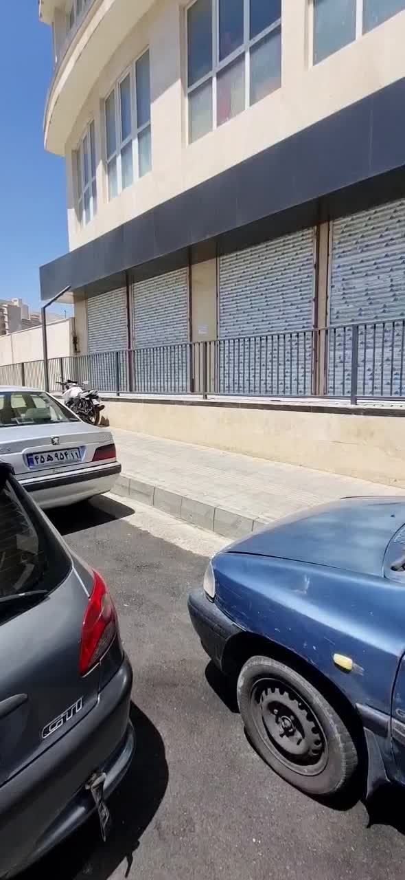 اجاره ۳۸۵متر/نوساز/۲۱۰مترهمکف/۱۷۵متر منفی|اجارهٔ مغازه و غرفه|تهران, شهر‌زیبا|دیوار