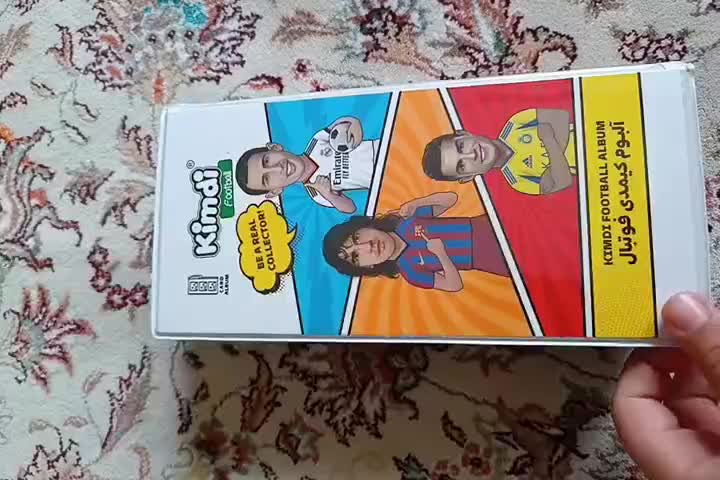 یک مجله با بیش از ۱۲۰کارت با ۱۷تا استیکر کلی فیگور|کلکسیون و سرگرمی|تالش, هشتپر|دیوار