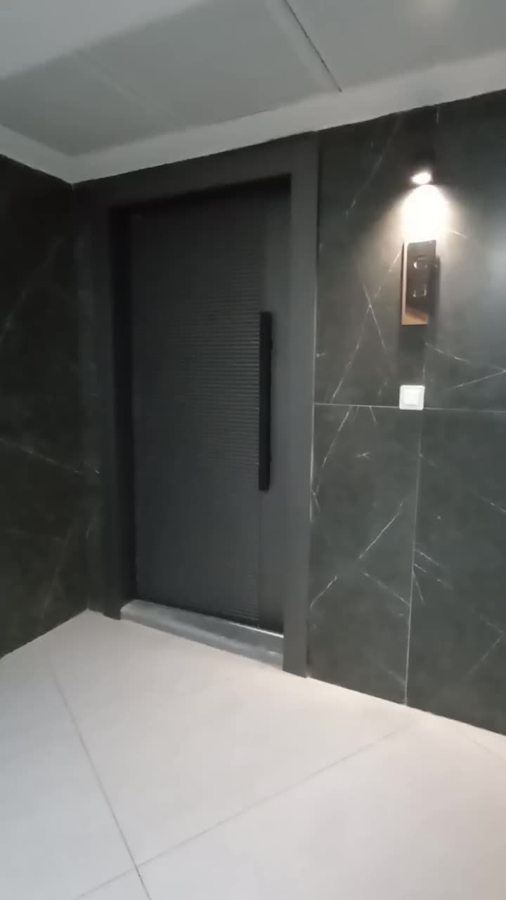 ۱۵۵ متری، کلید نخورده، شیک