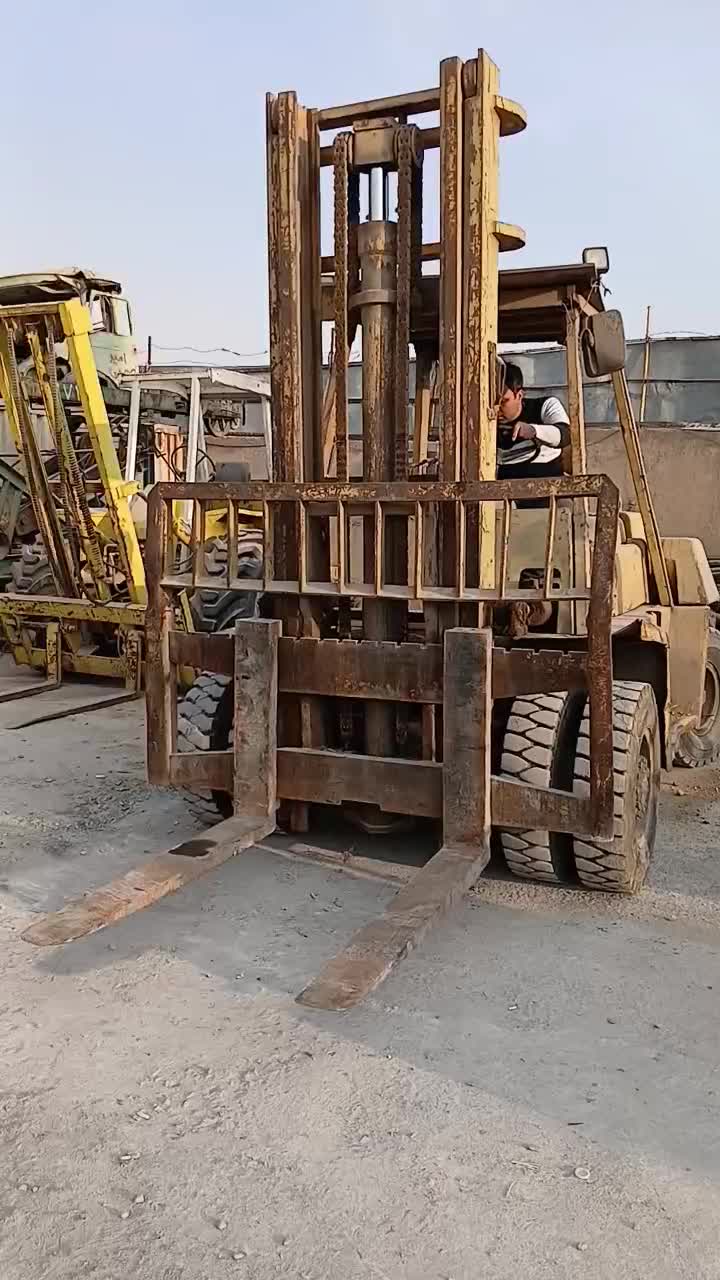 لیفتراک کماتسو ۵تن خط۳|ماشینآلات صنعتی|ری, بیبی شهر بانو|دیوار