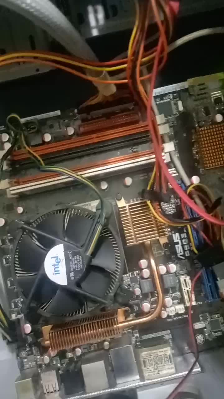 فروش چند قطعه کامپیوتر مادربورد ، cpu، رم و کیس|قطعات و لوازم جانبی رایانه|رشت, گلسار|دیوار