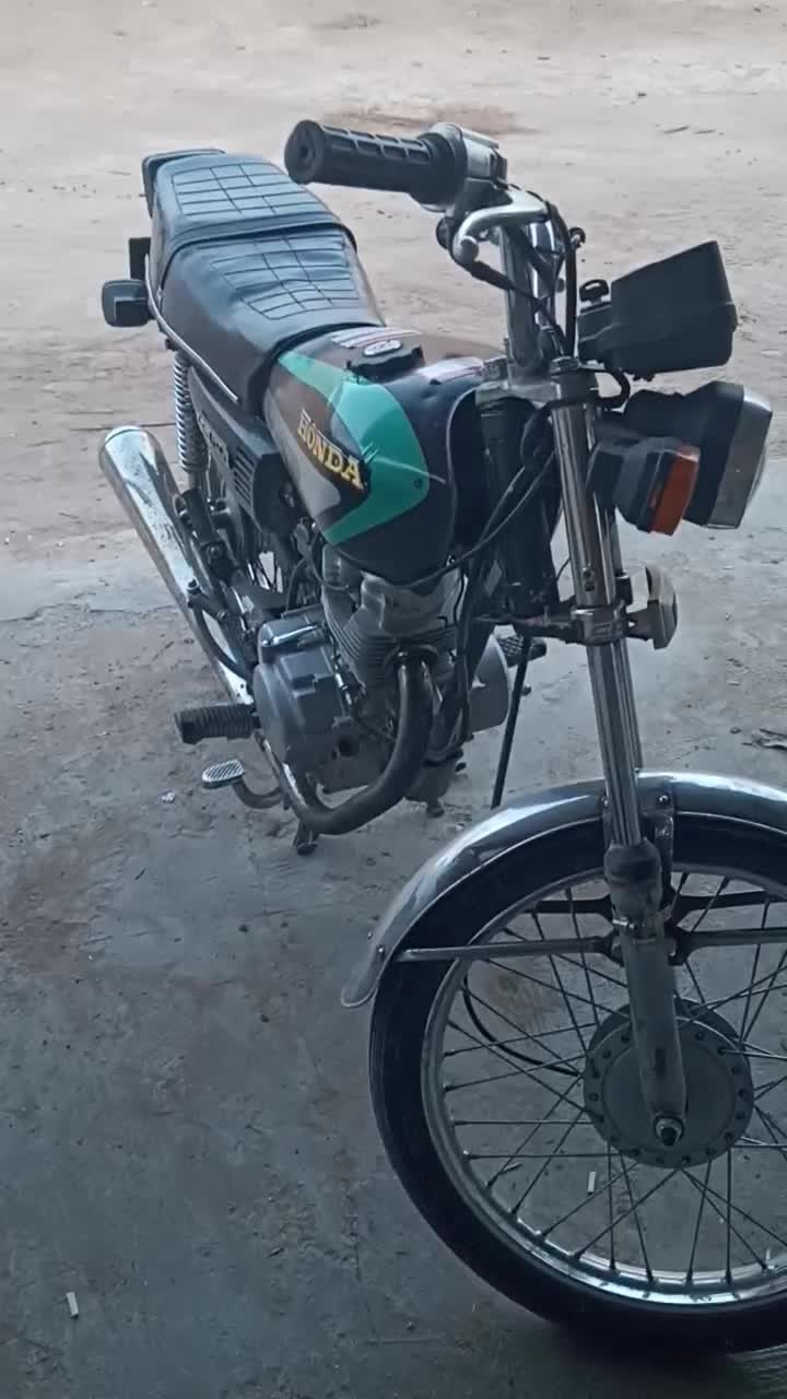 موتور مدل ۸۳ پلاک قدیم تر تمیز|موتورسیکلت|باوی, |دیوار