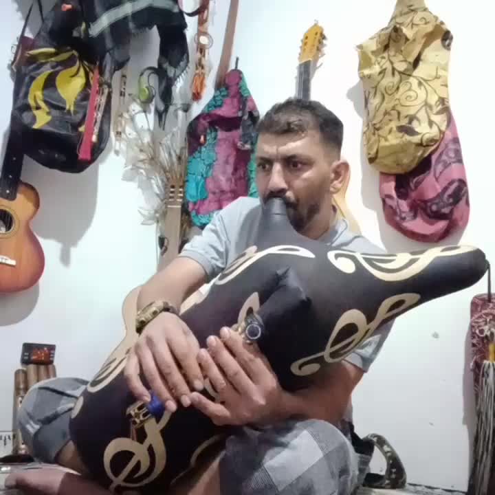 نیهمبون کار استاد بزرگ امیرمشهدی زاه|سازهای بادی|فسا, |دیوار