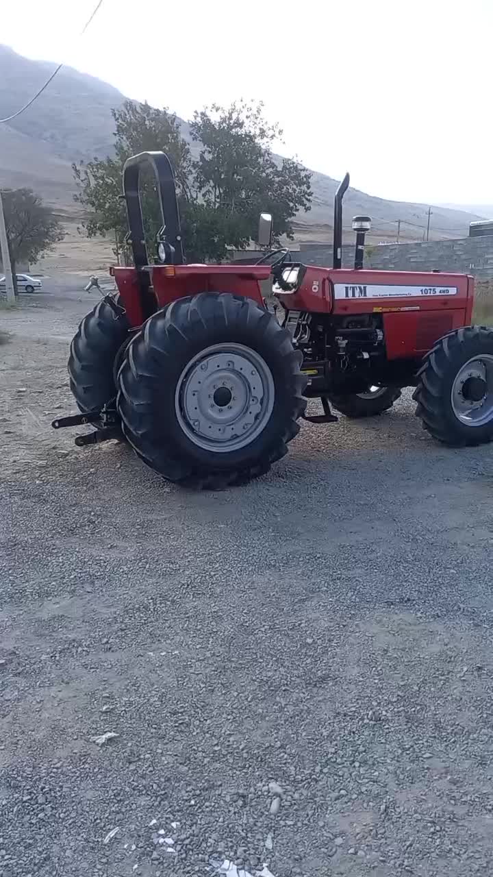 تراکتور۱۰۷۵ جفت خشک|خودرو سنگین|صحنه, |دیوار