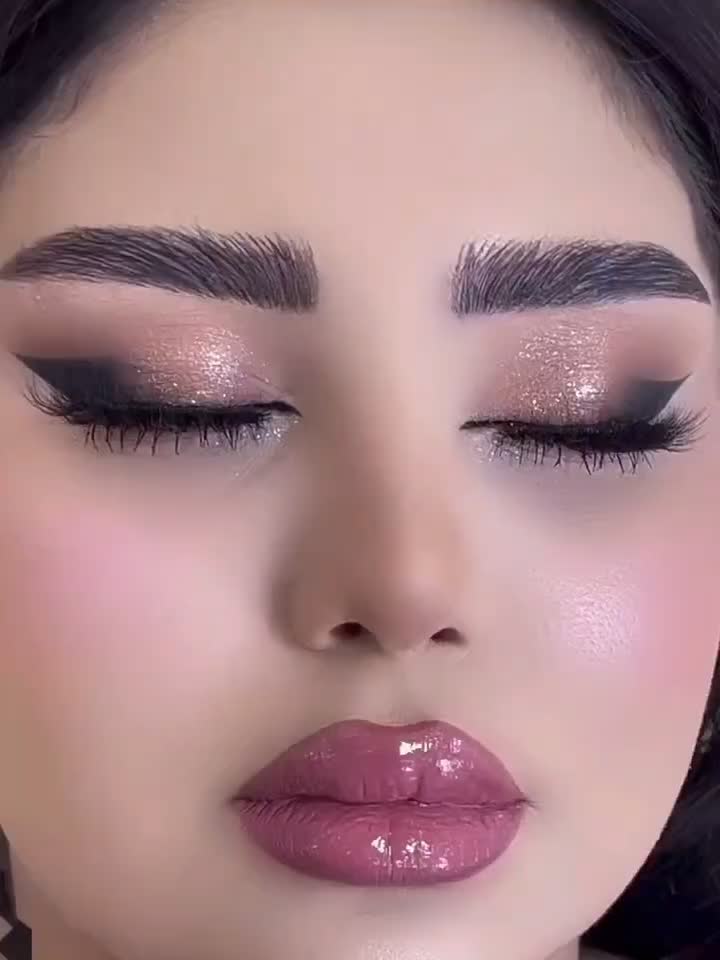 میکاپ و شنیون همراه عروس|خدمات آرایشگری و زیبایی|جیرفت, |دیوار