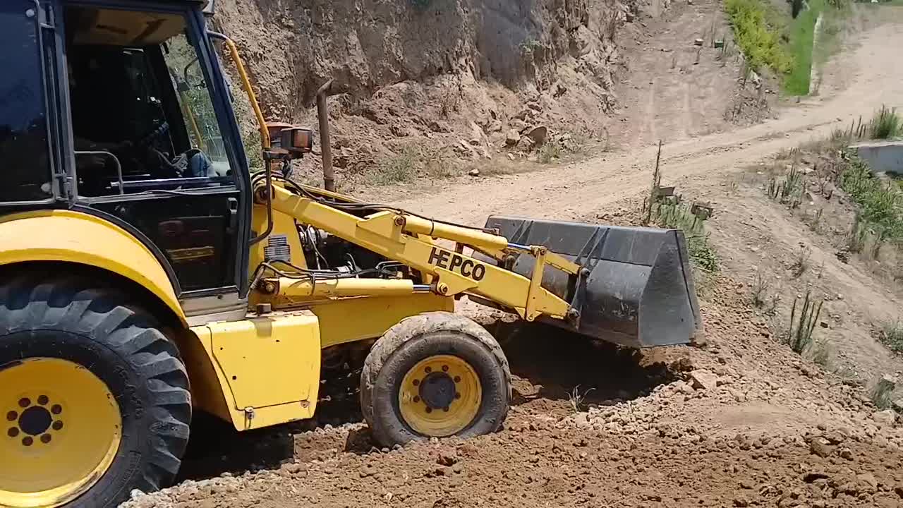 بیل بکهو نیوهلند معاوضه با کمپرسی|خودرو سنگین|رشت, آزادگان|دیوار