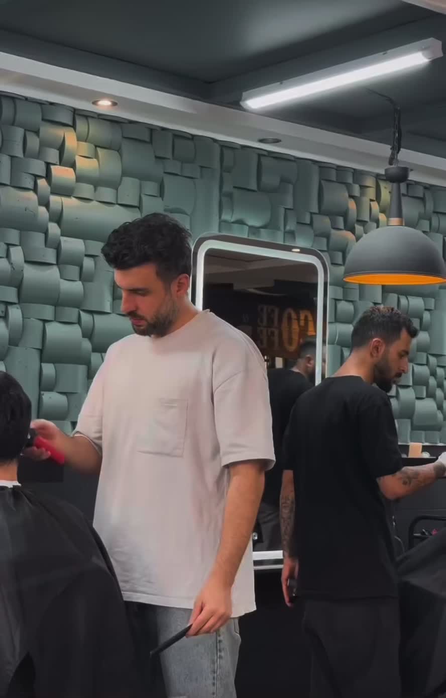 استخدام آرایشگر حرفه‌ای مردانه با بهترین مزایا|استخدام درمانی، زیبایی، بهداشتی|تبریز, |دیوار