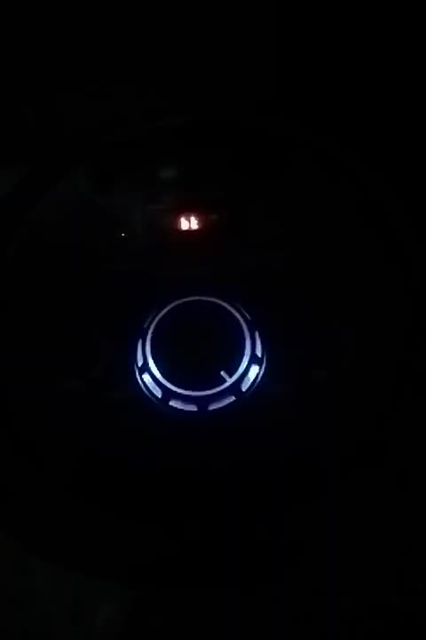 اسپیکر پارتی باکس مدل ZQS-8202S|پخش‌کننده همراه|شاهین‌شهر, شهرک گلدیس|دیوار