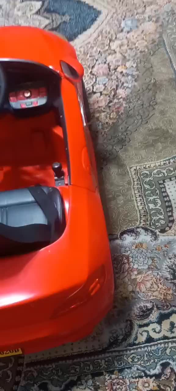 ماشین شارژی کاملا سالم|اسباب‌بازی بچه|رشت, نظری|دیوار