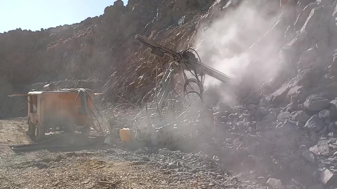 دریل واگن،حفاری پودری (انفجاری،اکتشافی)|خدمات پیشه و مهارت|طبس, |دیوار